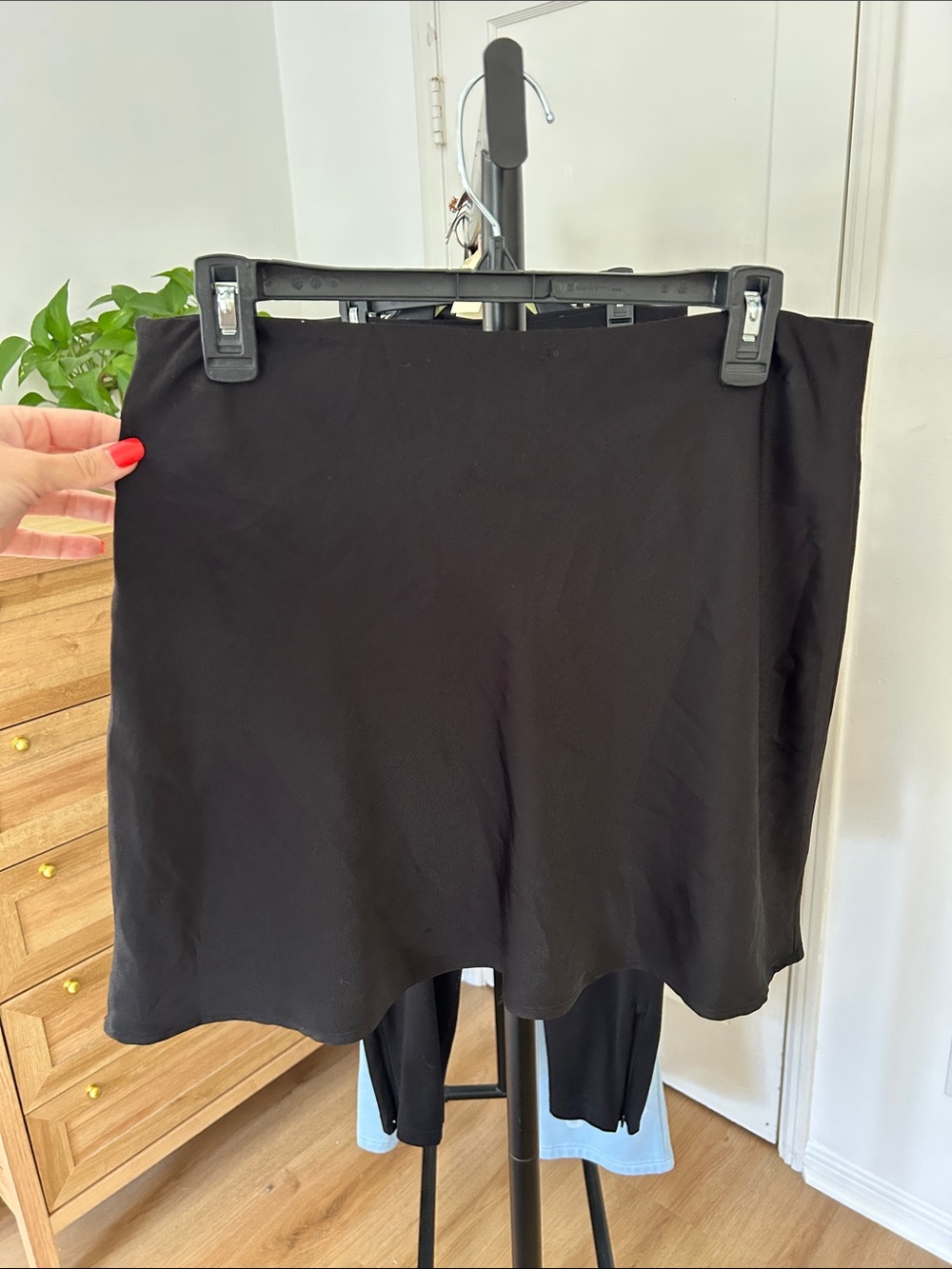 NWT Cotton On Santorini Satin Mini Skirt. Size large.